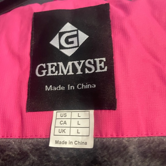 NWT!!!  Women’s Gemyse pink and gray waterproof ski jacket - large - Picture 10 of 13